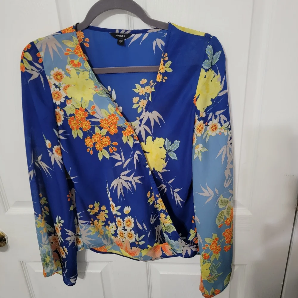 Guess Cross Over Floral Top - Picture 2 of 13